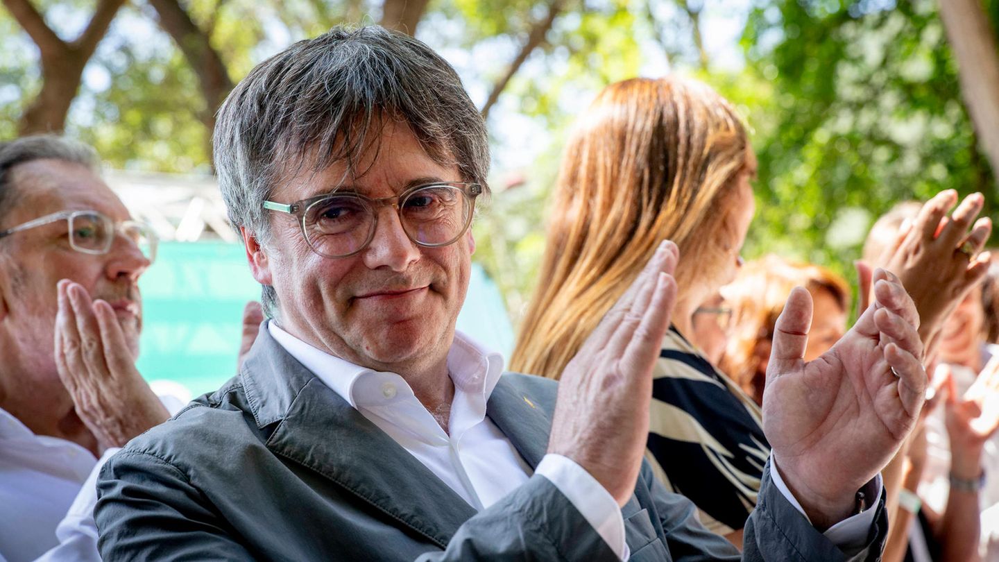 Trotz drohender Festnahme: Separatistenführer Carles Puigdemont ist auf dem Weg nach Spanien