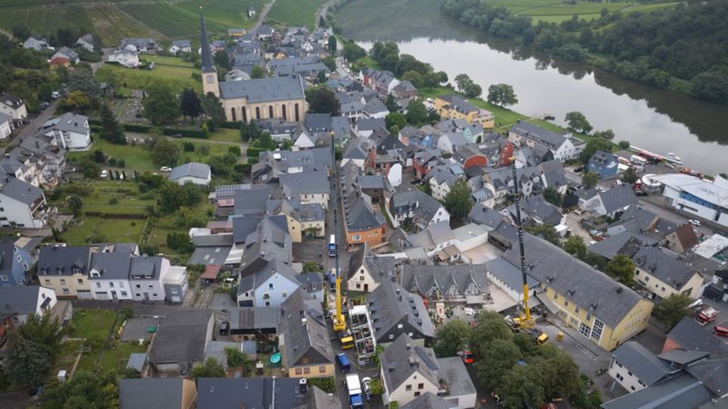 Unglück an der Mosel: Frauenleiche aus Hotel-Trümmern in Kröv geborgen