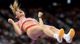 Freudenfall: Die Kanadierin Alysha Newman überspringt beim Stabhochsprung die Höhe von 4,85 Meter. Das reicht für die Bronzemedaille und einen Urschrei der 30-Jährigen
