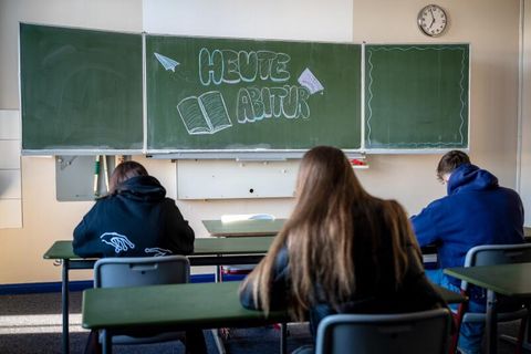 Klassenraum in Delmenhorst beim Abitur 2022