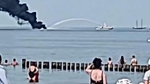 Bundeswehr-Barkasse geht auf der Ostsee in Flammen auf