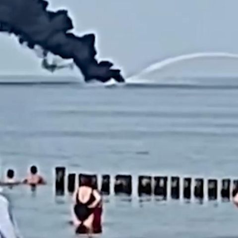 Bundeswehr-Barkasse geht auf der Ostsee in Flammen auf