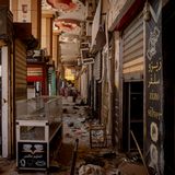 Geplünderte Glasvitrinen