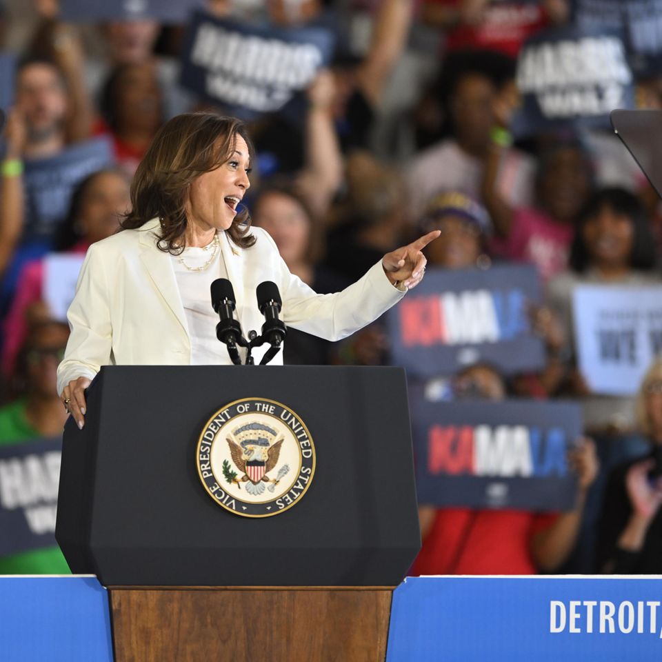 Erzeugt Euphorie und Begeisterung – doch wie lange? Kamala Harris beim Wahlkampfauftritt in Detroit 