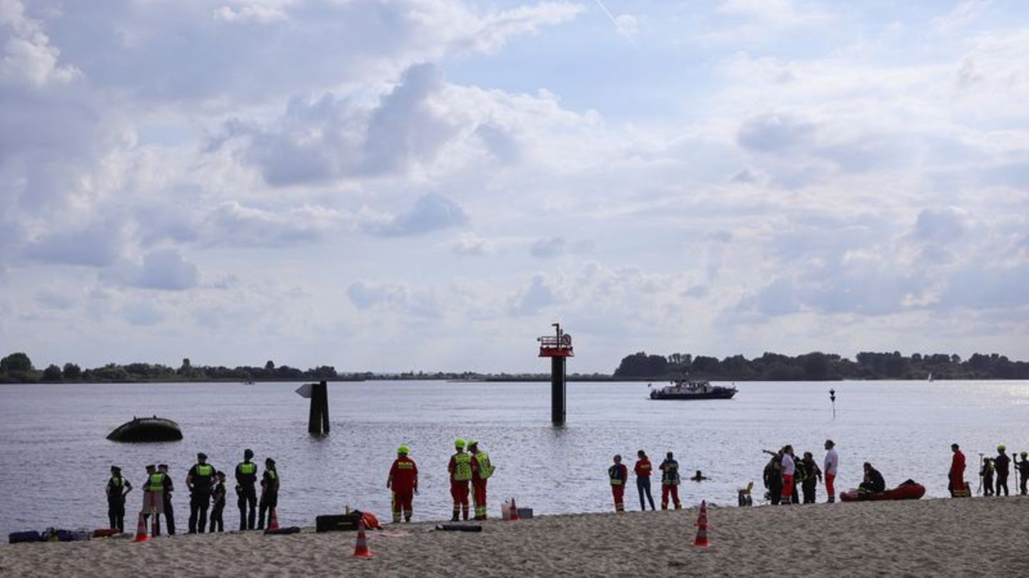 Notfall: Mädchen geht in Elbe unter - Retter in Hamburg im Einsatz