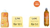 Die alte und die neue Flasche des Penny Orangensirups: Die neue ist länglicher und transparent, die alte weiß