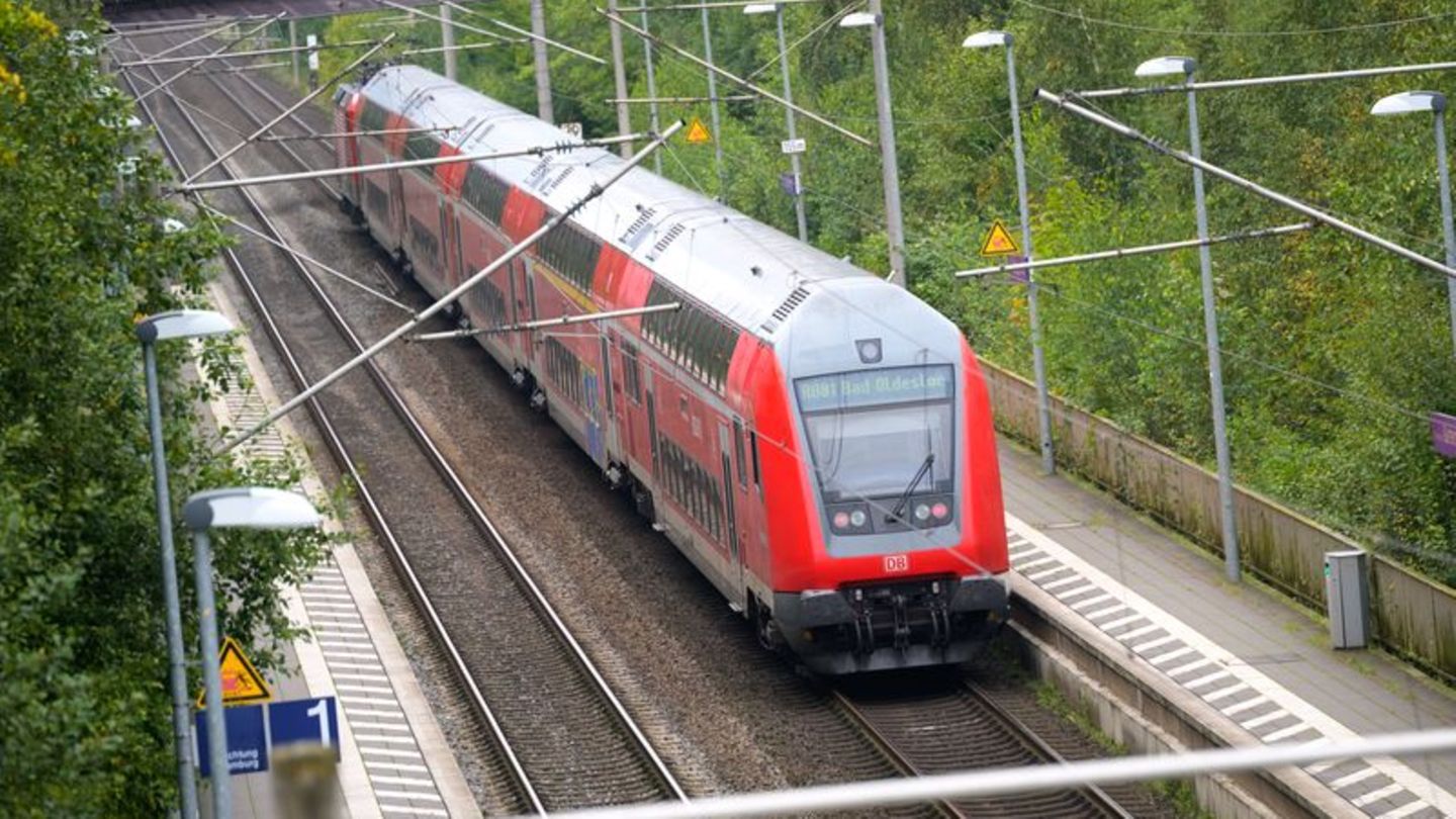 Bahnverkehr: Teilsperrung der Bahnlinie Hamburg-Lübeck wegen Bauarbeiten