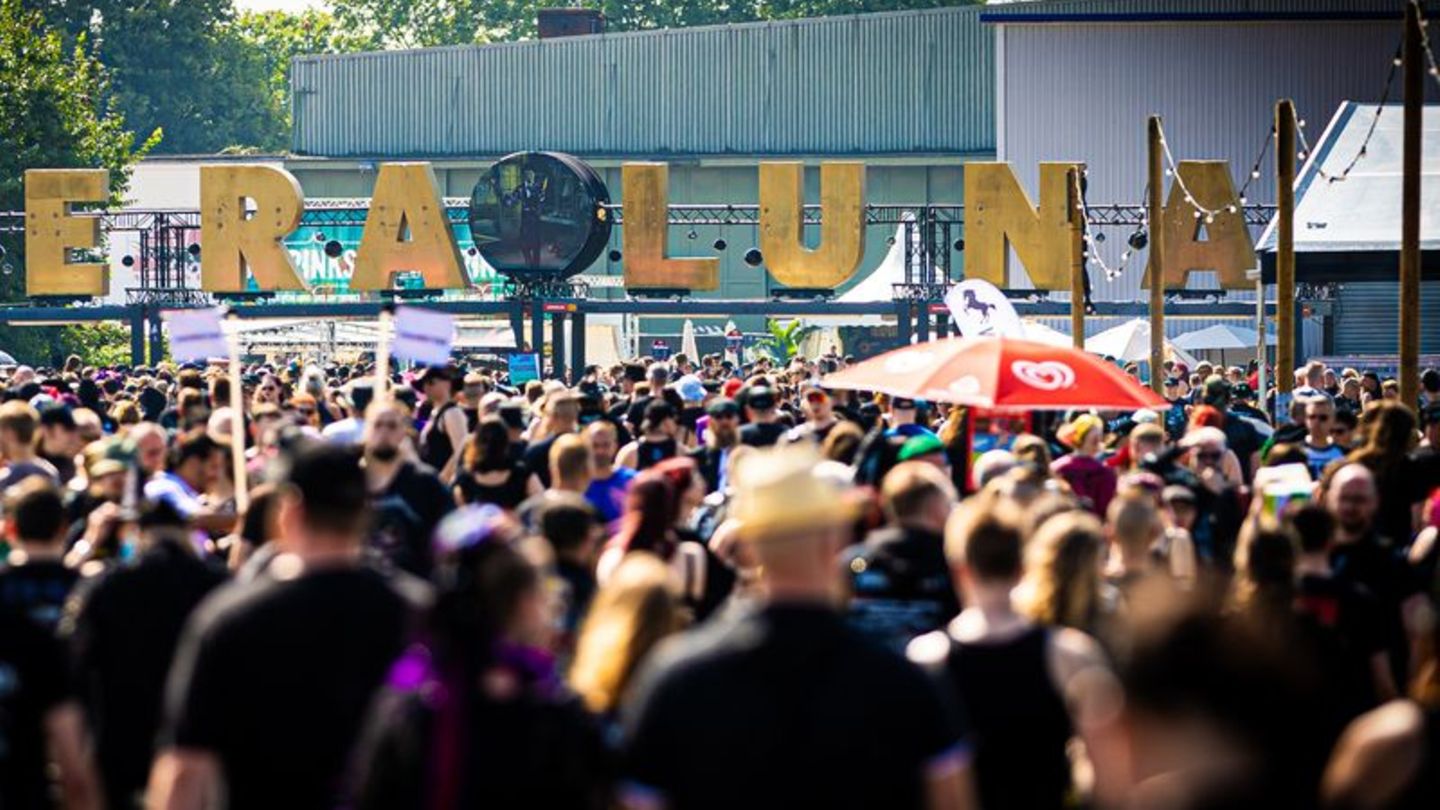 Rund 40 Bands: Zehntausende Gothic-Fans feiern beim M’era Luna-Festival