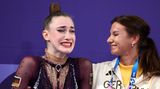 Emotionales Gold für Darja Varfolomeev: Nach schier unglaublichen Leistungen auf der Matte überzeugte die 17 Jährige die Jury und holte sich den Sieg. Ganz offensichtlich konnte die Sportgymnastin ihr Glück zunächst kaum fassen. Kein Wunder: Sie nahm zum ersten Mal an den Olympischen Spielen teil und gewann die erste Goldmedaille für Deutschland in dieser Disziplin überhaupt