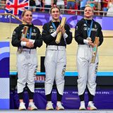 Pauline Grabosch, Emma Hinze und Lea Friedrich holten im Velodrom National Saint-Quentin-en-Yvelines Olympia-Bronze