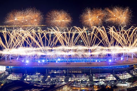 Feuerwerk zum Abschluss der olympischen Spiele: Das Stade de France funkelt 