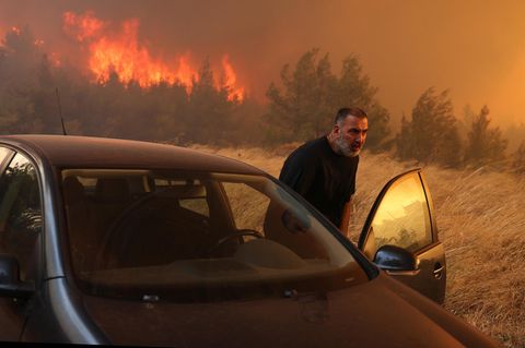 Griechenland: Flammen-Inferno zerstört mehrere Orte (Video)