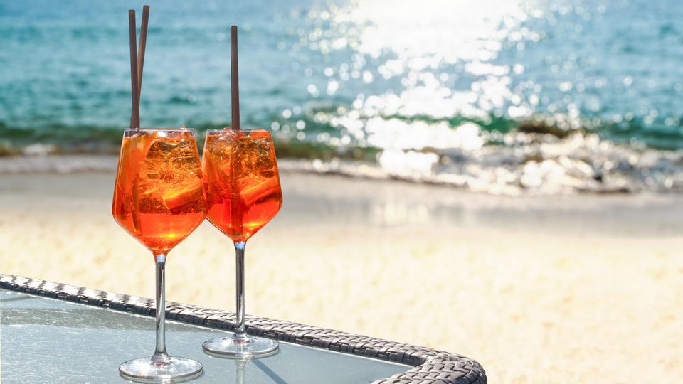 Kaum ein Getränk ist beliebter als dieser hier: Aperol Spritz