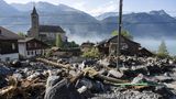 Ein Ortsteil von Brienz in der Schweiz ist unter Geröll und Baumstämmen verschüttet