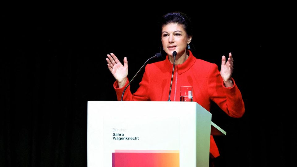 Sahra Wagenknecht spricht bei der Gründungsveranstaltung des BSW