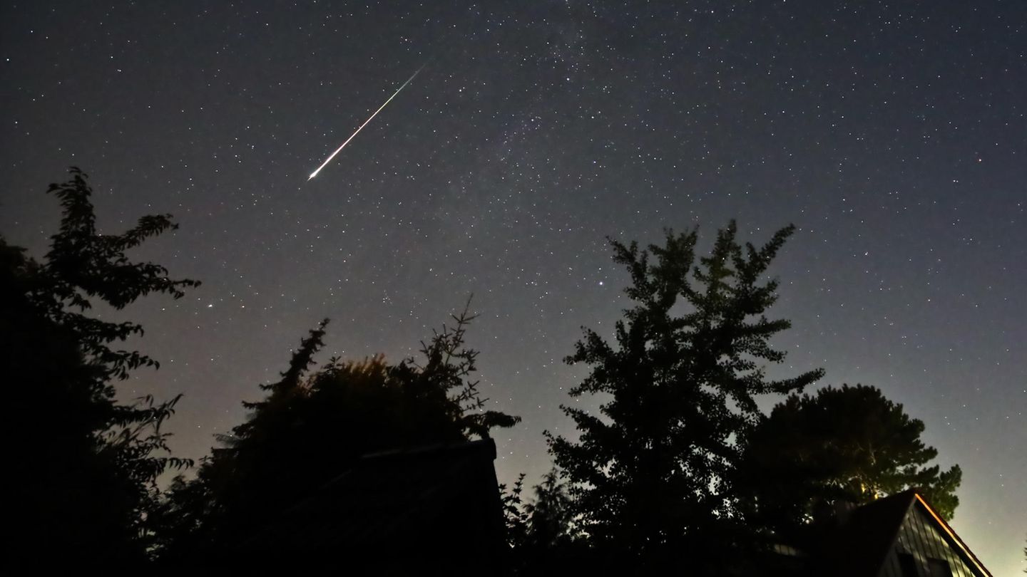 In der Nacht auf Dienstag waren so wenige Wolken am Himmel, dass die Sternschnuppen an vielen Orten Deutschlands zu sehen waren, hier in Neumünster