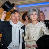 Nach einer für Lugner wahrscheinlich viel zu langen Corona-Pause ging es 2023 weiter mit der altehrwürdigen Veranstaltung. Und erneut ließ "Mörtel" mit Jane Fonda Hollywood einfliegen. Tanzen wollte Fonda aber nicht. Sie habe eine künstliche Schulter und zwei künstliche Hüftgelenke, begründete sie ihre Entscheidung. 