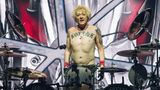 Am 9. Januar trauerten die Scorpions um ihren ehemaligen Schlagzeuger James Kottak, der von 1996 bis März 2016 in der Rockband spielte. Er starb im Alter von 61 Jahren. Rund 20 Jahre war er Drummer der Scorpions, im Frühjahr 2016 verließ er die Band, um eine langwierige Erkrankung in einer Klinik auszukurieren. Der Ex-Motörhead-Drummer Mikkey Dee übernahm damals und ist bis heute Teil der Band.