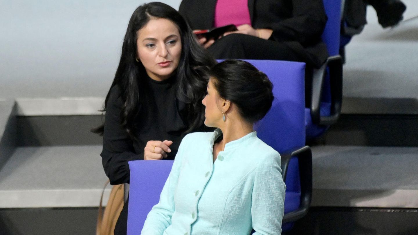 Sevim Dagdelen und Sahra Wagenknecht