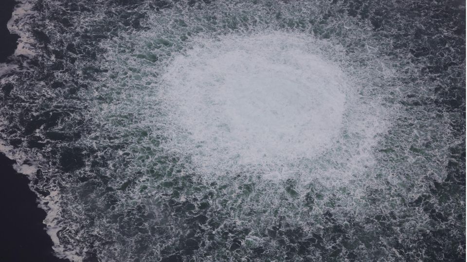 Das Nordstream-1-Gasleck in der Ostsee, fotografiert aus einem Flugzeug der schwedischen Küstenwache