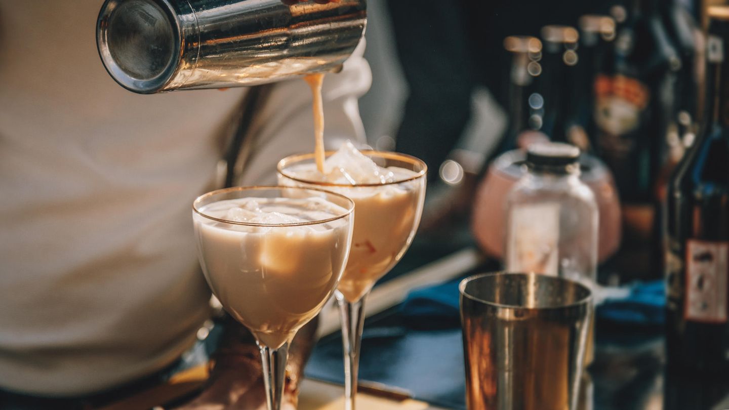 Käsekuchen zum Trinken: Cheesecake Martini – so mixen Sie die sündige Baileys-Alternative