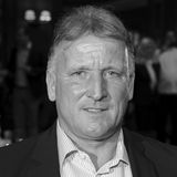 Andreas Brehme starb in der Nacht auf den 20. Februar im Alter von 63 Jahren an einem Herzinfarkt. Er bestritt insgesamt 86 Länderspiele für die deutsche Nationalelf. Der Siegtorschütze aus dem WM-Finale 1990 gegen Argentinien nahm an drei Weltmeisterschaften teil. Nach seiner Spielerkarriere trainierte er den 1. FC Kaiserslautern, die SpVgg Unterhaching und war Co-Trainer beim VfB Stuttgart.