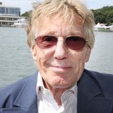 Der Schlagersänger und Komponist starb am 15. März im Alter von 95 Jahren. Der Musiker (richtiger Name Hans Blum) war vor allem bekannt für seinen Hit "Im Wagen vor mir", den er 1977 veröffentlicht hatte. Als Komponist schrieb er unter anderem für Howard Carpendale ("Das schöne Mädchen von Seite eins"), Wencke Myhre ("Beiß nicht gleich in jeden Apfel") und Hildegard Knef ("Der alte Wolf"). 