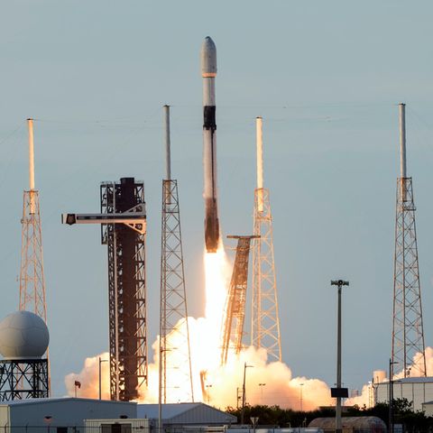 Ende des Jahres soll eine Space-X-Rakete die erste deutsche Astronautin ins Weltall bringen