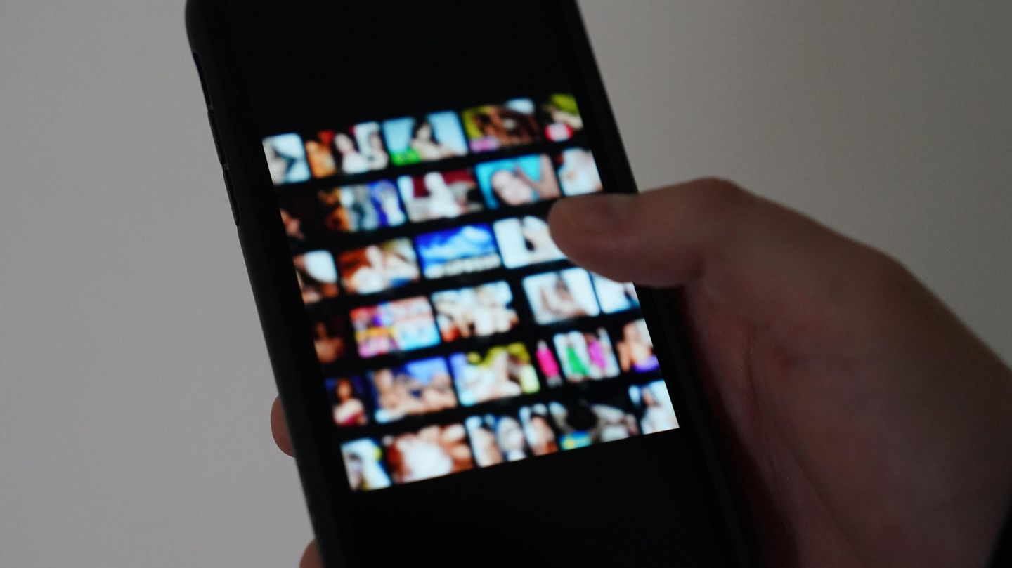 Jede zweite Frau in der EU wird Opfer digitaler sexueller Gewalt | STERN.de