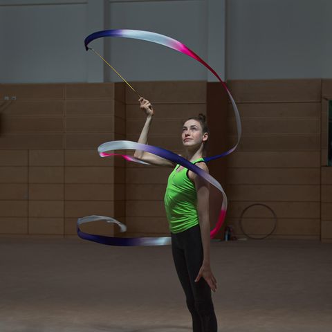Darja Varfolomeev in der Sporthalle mit Kürelement