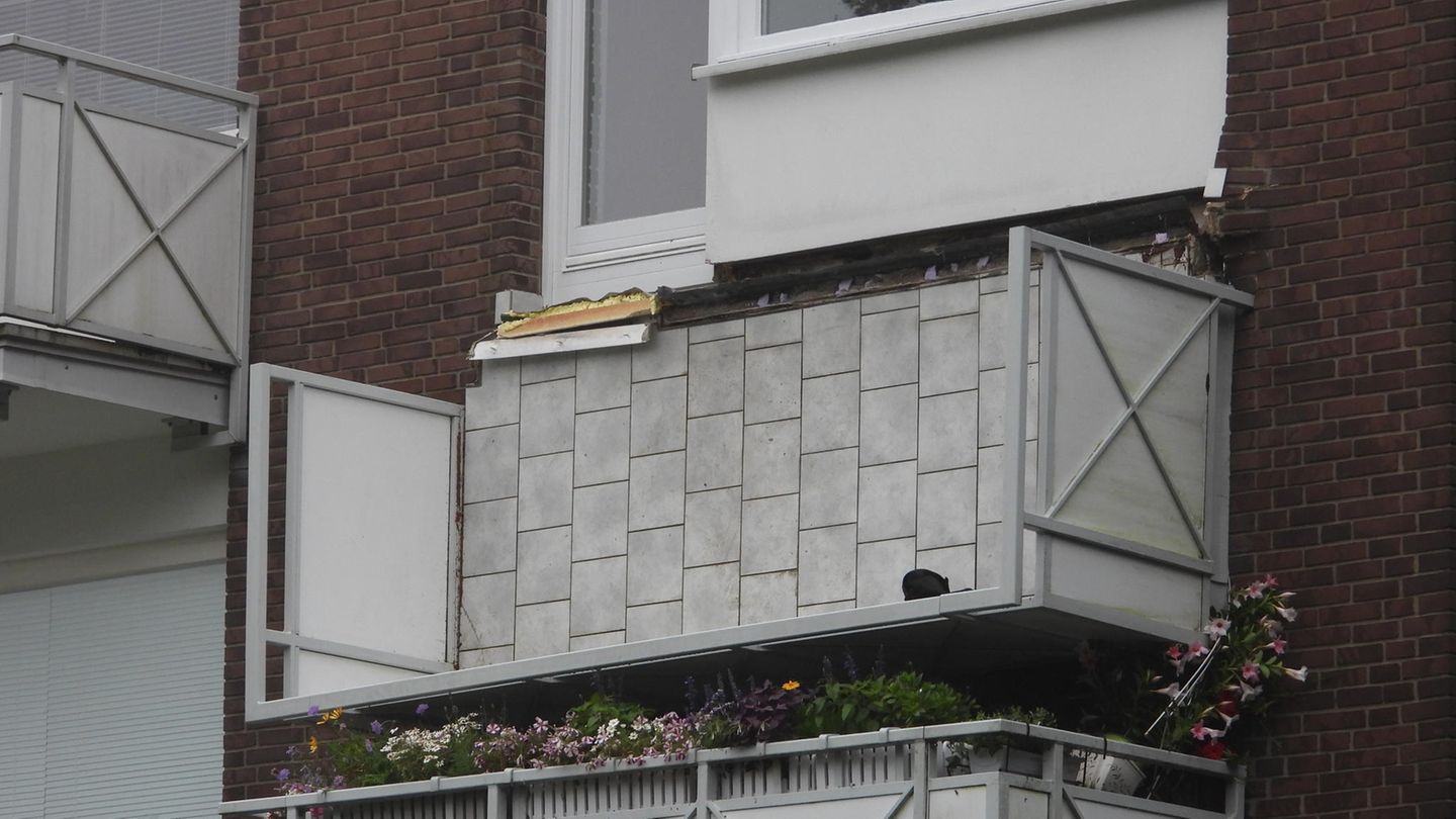 Hamburg: Cause of balcony crash with six injured unclear