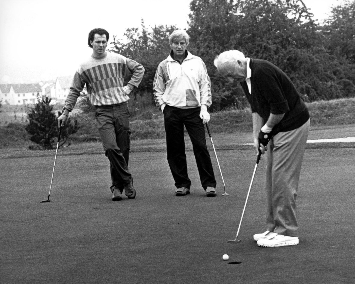 Franz Beckenbauer, der Schauspieler Siegfried Rauch und Ex-Bundespräsident Walter Scheel beim Golfspiel