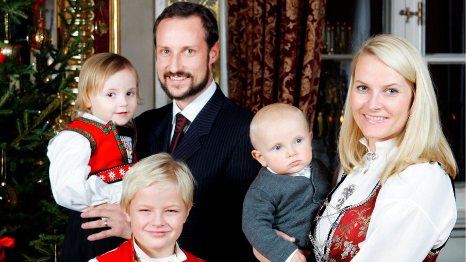 Mit den Geburten von Kronprinzessin Ingrid 2004 und Prinz Sverre Magnus 2005 war die royale Patchwork-Familie komplett.