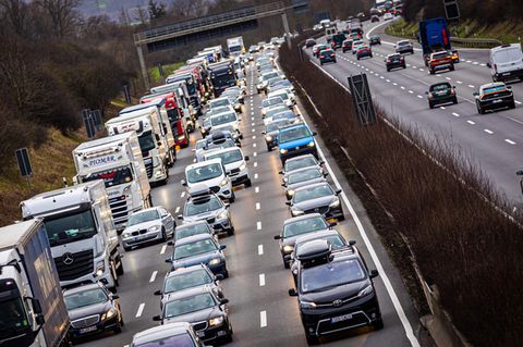 Im Ausland kann es nicht nur richtig teuer werden, auch eine Gefängnisstrafe oder die Beschlagnahmung des Autos sind möglich. Wo und wann dies der Fall ist, sehen Sie im Video.
