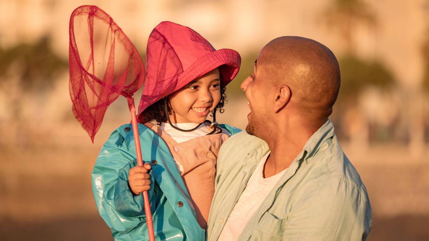 Tweets der Woche: Die Kinder spielen "in den Urlaub fahren". "Papa, du kannst der Opa sein, aber der f&auml;hrt nicht mit"