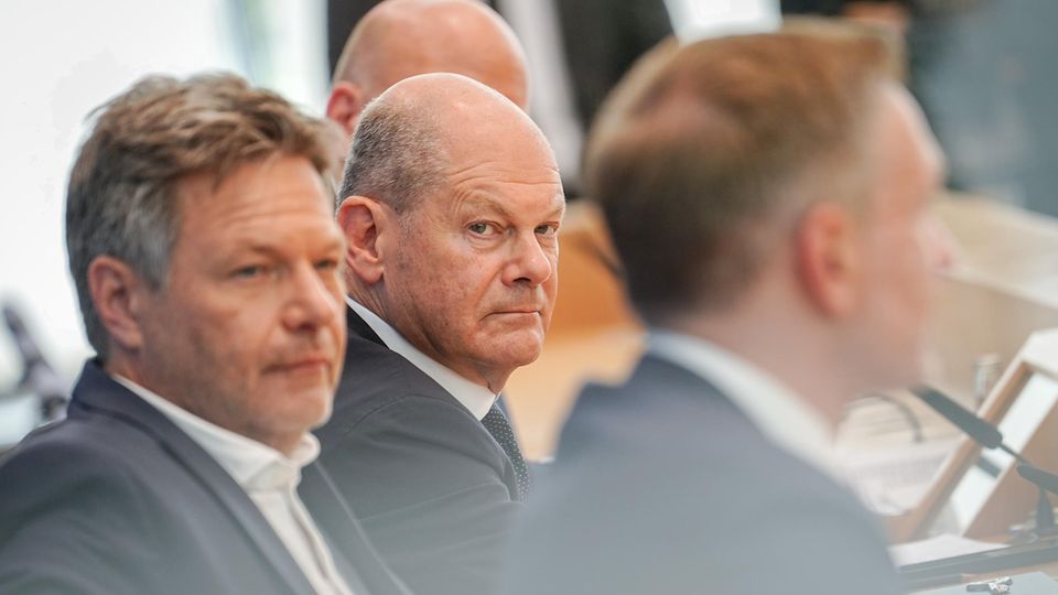 Bundeskanzler Olaf Scholz, Vizekanzler Robert Habeck und Finanzminister Christian Lindner