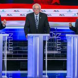 Joe Biden, Bernie Sanders und Kamala Harris bei einer TV-Debatte der Demokraten 2019