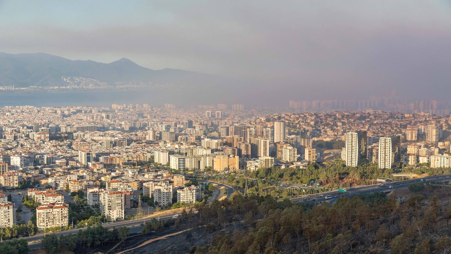 Waldbrand: Tausende wurden in der T&uuml;rkei evakuiert, nun bedrohen Flammen Izmir