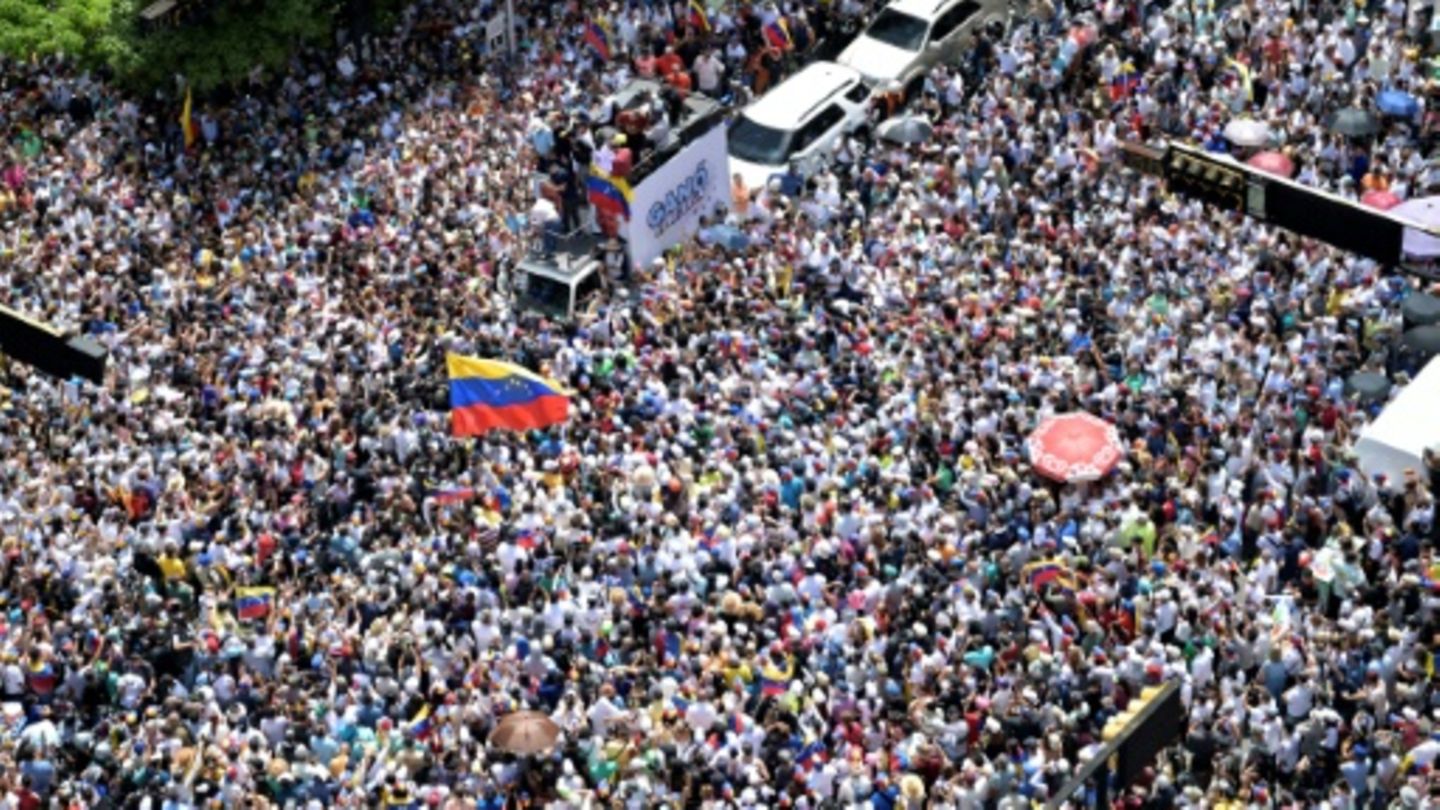 Tausende Teilnehmer bei landesweiten Protesten in Venezuela