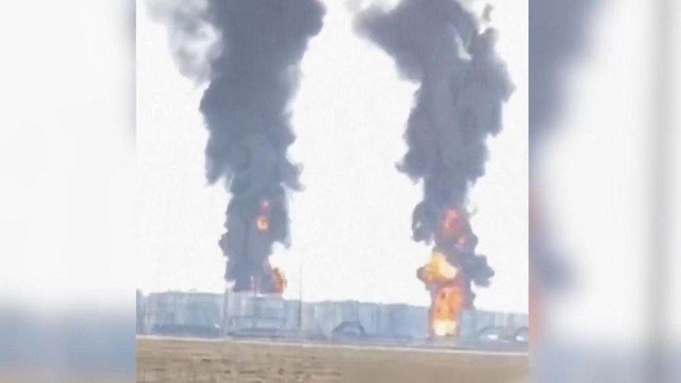 Drohnenangriff: Videos zeigen Rauchsäulen über russischem Öllager