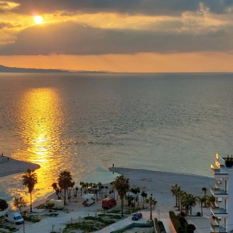 Albanien Sonnenuntergang über dem Meer