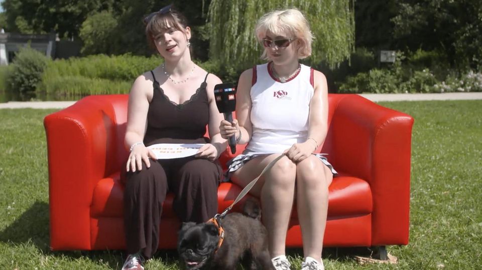 Wie sehen Deutsche das Thema "Fremdgehen"? Eine Paartherapeutin erklärt, was das mit der betrogenen Person macht und wie man trotz Untreue eine Beziehung retten kann.