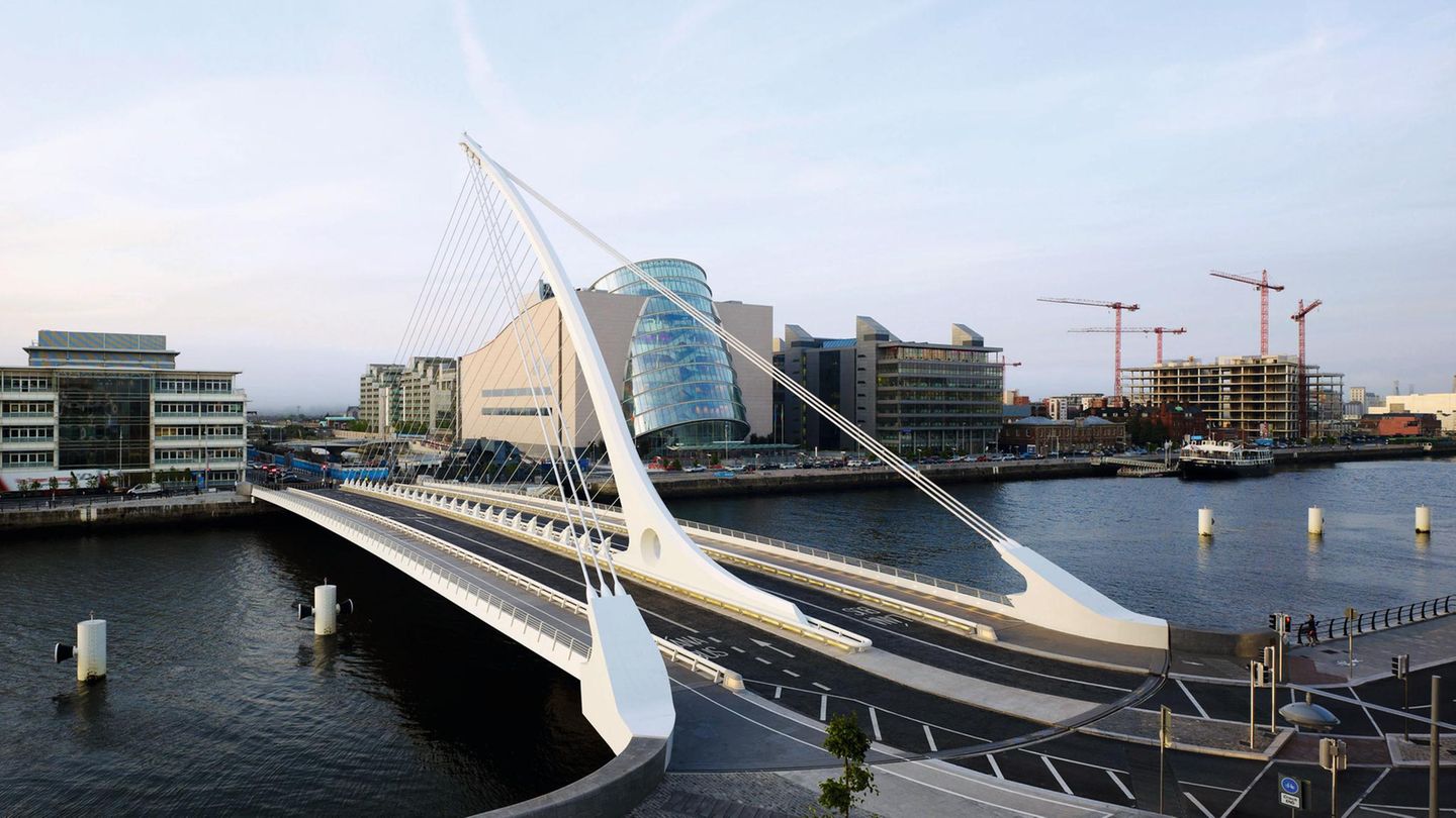 Samuel Beckett Bridge, Dublin, Ireland, 1998–2009