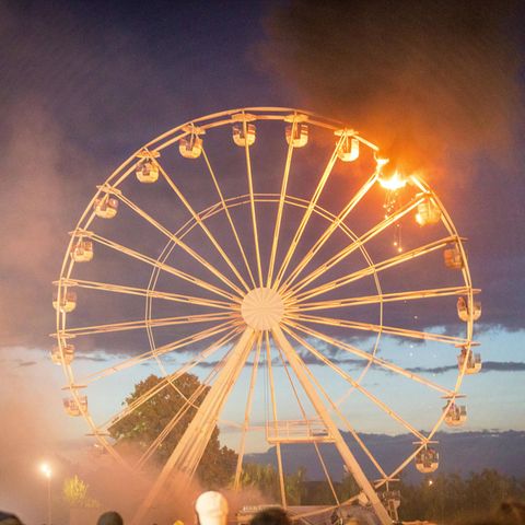 Mehrere Gondeln standen in Flammen: Auf dem Highfield-Festival brannte am Samstag ein Riesenrad