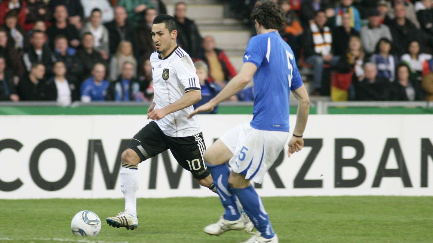 Kurz vor dem Sprung ins A-Team: Im März 2011 läuft Gündoğan im Testspiel gegen Italien noch für die U21 auf