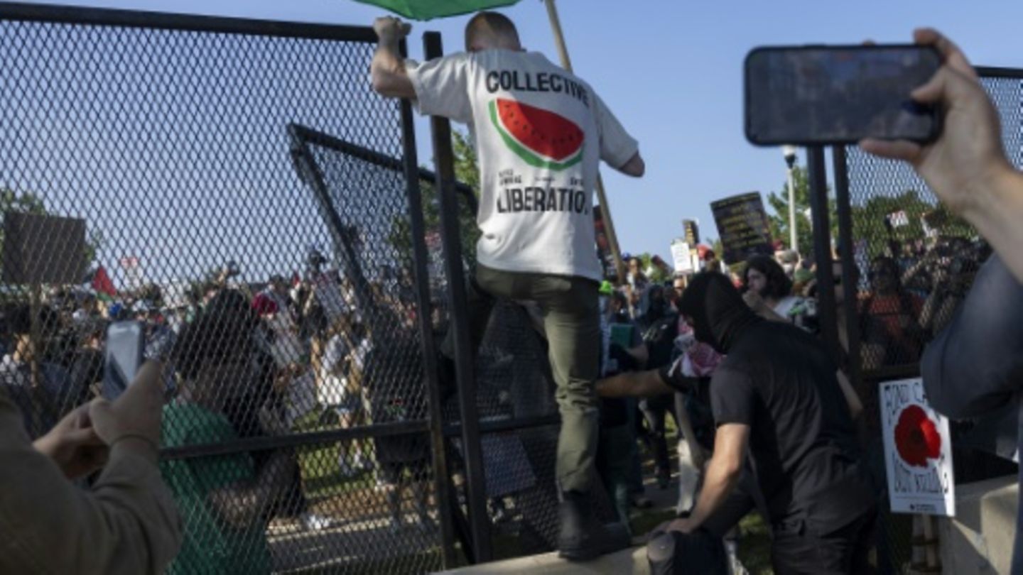 Proteste in Chicago gegen Krieg im Gazastreifen anl&auml;sslich des Parteitags der US-Demokraten