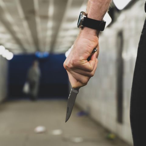 Das Tragen von Messern in der Öffentlichkeit soll eingeschränkt, der Umgang mit Springmessern ganz verboten werden
