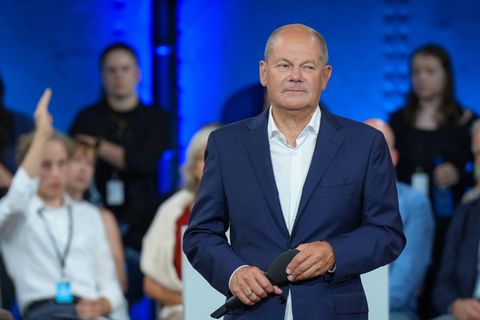 Bundeskanzler Olaf Scholz beim Kanzlergespräch in Bremen