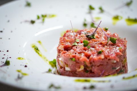 Der zweite Teller für den Beef Tartar kostete acht Euro Tellergebühr (Symbolbild)