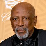 Der US-Schauspieler Louis Gossett Jr. starb am 29. März im Alter von 87 Jahren. Gossett gewann im April 1983 mit damals 46 Jahren als erster schwarzer Nebendarsteller den Oscar für seine Rolle in dem Film "Ein Offizier und Gentleman". Seine Fernsehrolle als Sklave in der Südstaatenserie "Roots" (1977) brachte ihm eine Emmy-Trophäe ein
